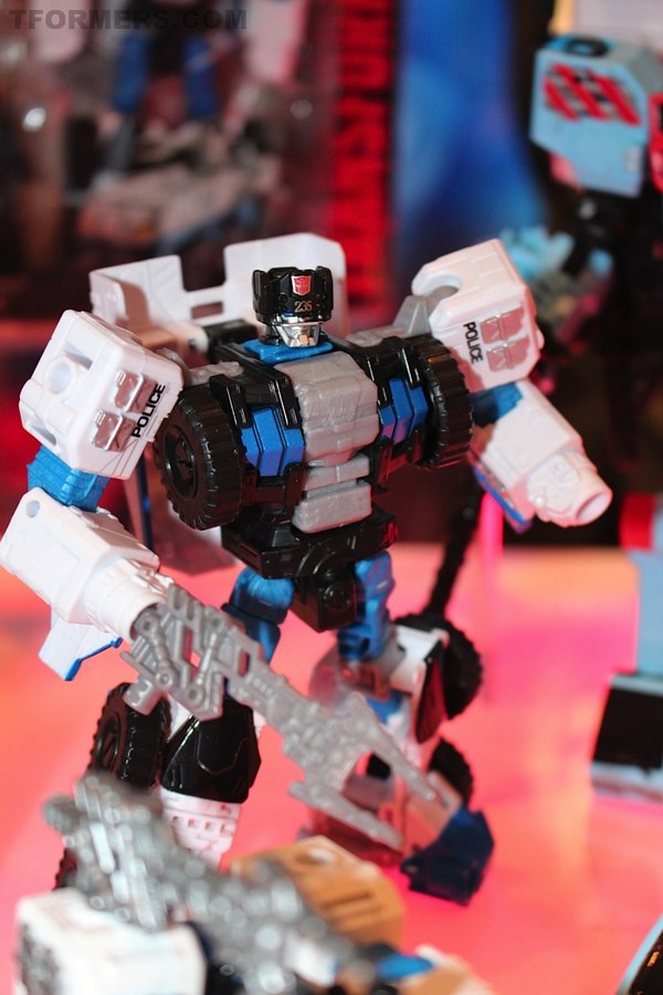Toy Fair 2015   First Looks At Defensor Combiner Wars Figures Images  (14 of 17)